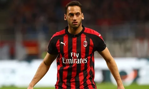 Thi đấu kém ấn tượng, sao AC Milan sắp bị đẩy ra đường
