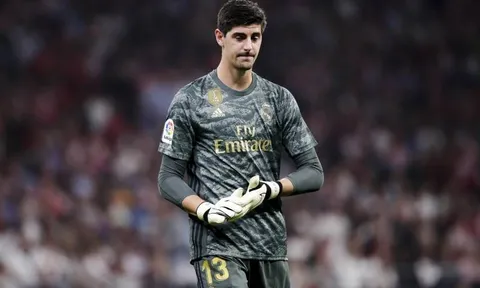 Thibaut Courtois đã làm điều không tưởng tại Bernabeu!
