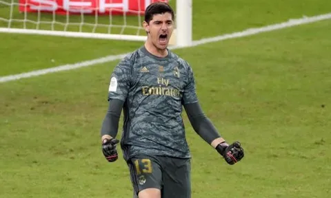 Thibaut Courtois và cuộc chiến cam go với "Gã khổng lồ"