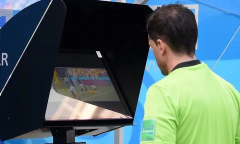 Thời gian nào V-League 2019 sẽ sử dụng công nghệ VAR?
