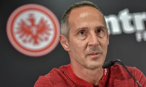 "Thống soái" Frankfurt lên giây cót cho các học trò trước trận đấu lớn
