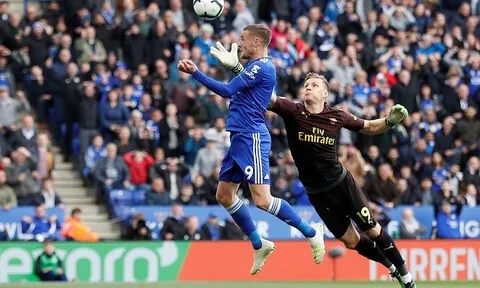Thủ như mơ ngủ, Arsenal chính thức khiến hi vọng top 4 của Man Utd sống dậy