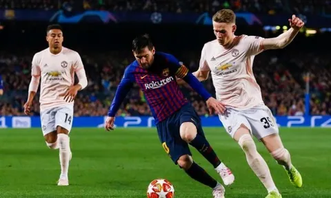 Thua Barca, sao trẻ M.U vẫn khiến CĐV ấm lòng vì hành động đặc biệt