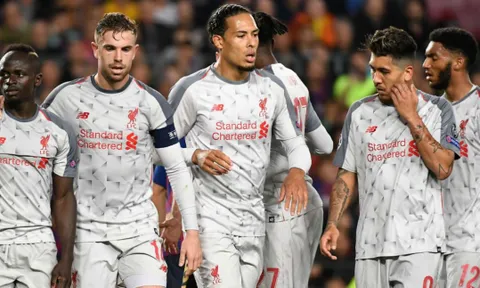 Thua Barca, "trung vệ thép" của Liverpool vẫn phát biểu đầy bất ngờ