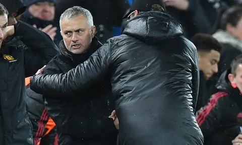 Thua Klopp, Mourinho nên tiên trách kỷ, hậu trách VAR