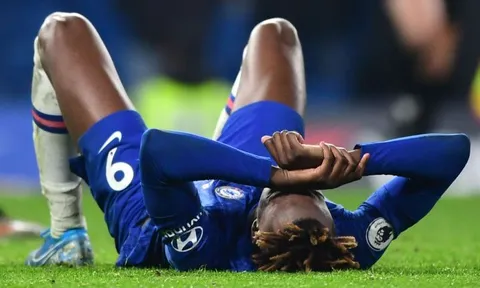 Tiếp bước Man Utd, Chelsea khủng hoảng hàng công