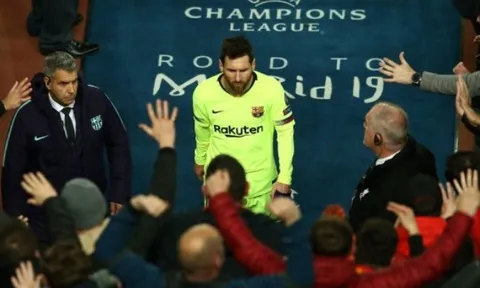 Tiết lộ: Bị chỉ trích, Messi nói 1 điều khiến CĐV Barca "lặng thinh"