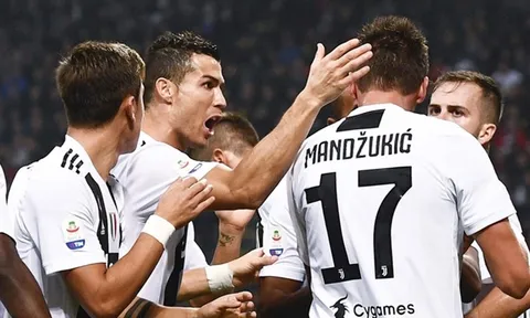 Tiết lộ điều Ronaldo đã nói với Szczesny để đánh bại Higuain trên chấm phạt đền