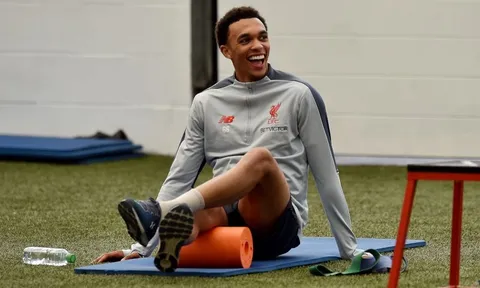 Đang gây áp lực lên Man City, dàn sao Liverpool cười mãn nguyện ngày trở lại