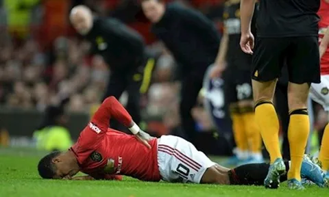 Toang mạnh cho Man Utd! Rashford đá 17 phút và rời sân trong đau đớn