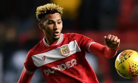Tottenham và Arsenal quan tâm tới cầu thủ trẻ người Anh