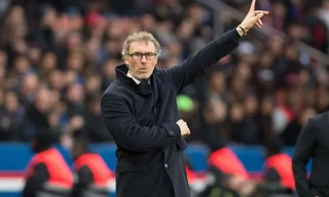 "Trảm" HLV Valverde, thượng tầng Barca nhắm cựu sao Man Utd thay thế