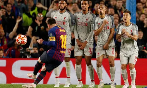 Tranh cãi: Messi gian lận ở siêu phẩm đá phạt