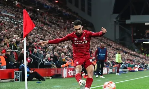 Trent Alexander-Arnold tạo ra 'cú lừa' cực gắt, biến hàng thủ Barca thành trò hề