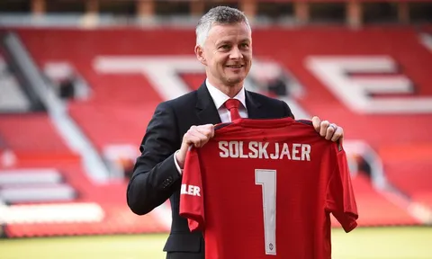 Tròn 20 năm Man Utd ăn 3! Những người hùng năm ấy giờ nơi đâu?