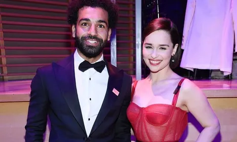 Trốn Liverpool, Salah lịch lãm diện kiến 'Mẹ Rồng'