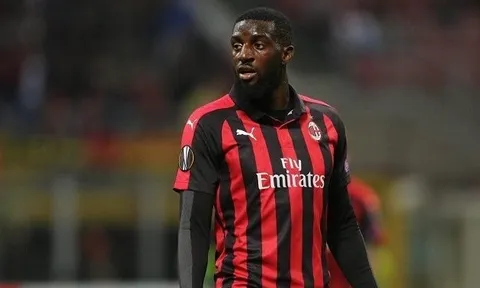 Trọng tài không nghe thấy, khó phạt CĐV Lazio hành vi phân biệt chủng tộc