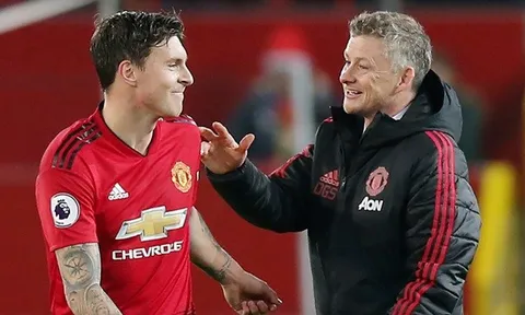 Xây "bức tường thép", MU hùng hổ khiêu chiến Liverpool