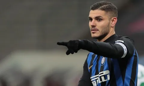 Từ nước Anh xa xôi, Man Utd nhận tin buồn ở thành Milan