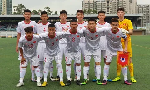 Bùi Tiến Sinh "mở điểm" cho U18 Việt Nam