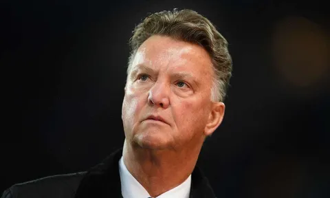 Van Gaal chỉ trích người Man Utd: "Ông ta chẳng hiểu gì về bóng đá"