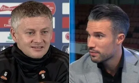 Van Persie - Solskjaer: Ai đúng, ai sai?