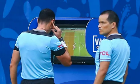VAR tiếp tục xuất hiện tại Copa America, định đoạt luôn trận đấu