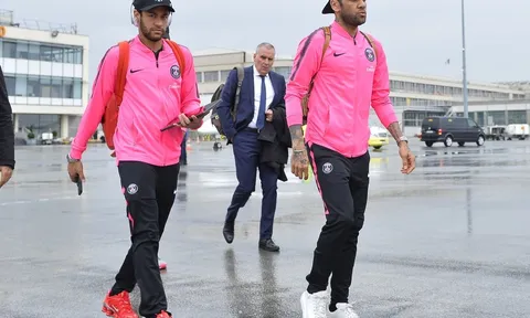 Vẻ mặt cực gắt của Neymar trước trận đấu cuối cùng cho PSG