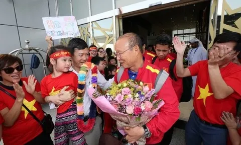 VFF gia hạn với thầy Park, không chỉ là chuyện tiền nong