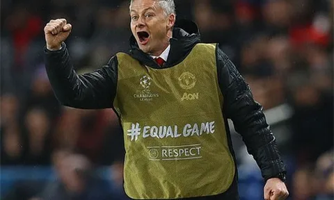 Vì sao Solskjaer mặc áo Bib trong lúc chỉ đạo Man Utd?
