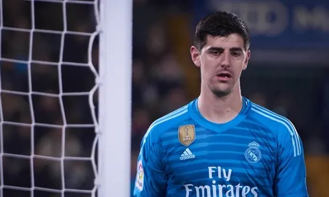 Vì tương lai "con em", Zidane sẽ rao bán một ngôi sao trong phiên chợ hè