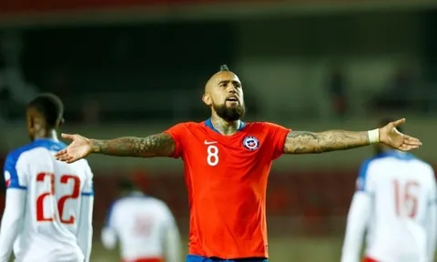 Vidal bất ngờ lên tiếng bênh vực "kẻ thất sủng" của Man Utd