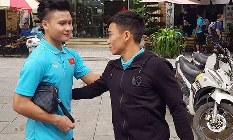 Đội trưởng Quang Hải động viên "đàn em Công Phượng" chia tay U23 Việt Nam