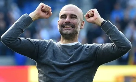 Vô địch cùng Man City, Pep Guardiola vẫn tiện thể "đá xéo" Real