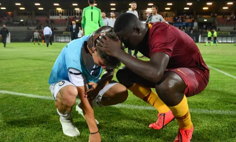 Vô địch không ăn mừng, U15 Roma làm điều bất ngờ với 'nạn nhân'