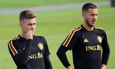 Với Hazard, "tiểu Ozil" và "cơn lốc bạc", Dortmund mùa sau sẽ đáng sợ thế nào?