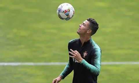 Vừa lên tuyển, Ronaldo đã đặt mục tiêu thi đấu tại World Cup 2022