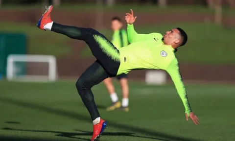 Vượt qua Liverpool, Gabriel Jesus hưng phấn luyện tuyệt kĩ độc