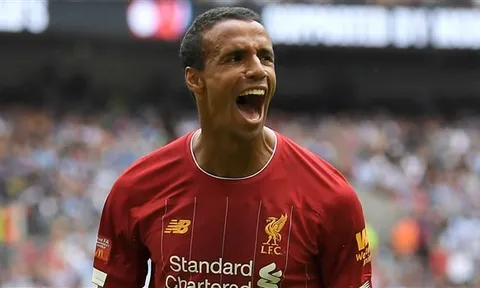 "Trung vệ thép" trở lại, CĐV Liverpool vẫn không cho đá
