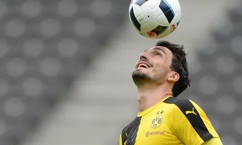 Xác nhận! Dortmund đi bước tiến dài trong việc đón lại siêu trung vệ