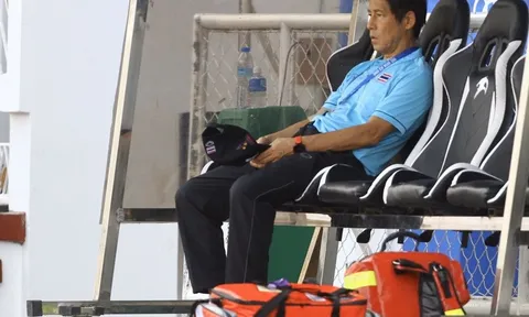“Xát muối vào vết thương”, người Thái phũ phàng với HLV Akira Nishino