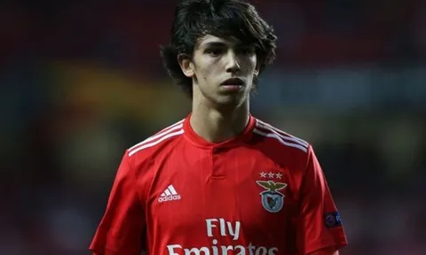 XONG! Cả châu Âu 'khóc thét' vì thông điệp của Benfica về 'tiểu CR7'