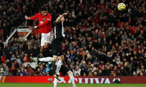 'Hủy diệt' tháng 12, 'báu vật' Man Utd được CLB lẫn EPL vinh danh
