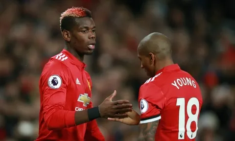 XONG! Nội bộ Man Utd chia rẽ? Young có câu trả lời chính xác