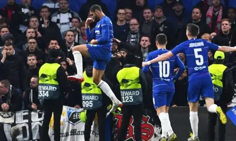 XONG! Phản đối Sarri, 'người hùng' Chelsea công bố quyết định tương lai