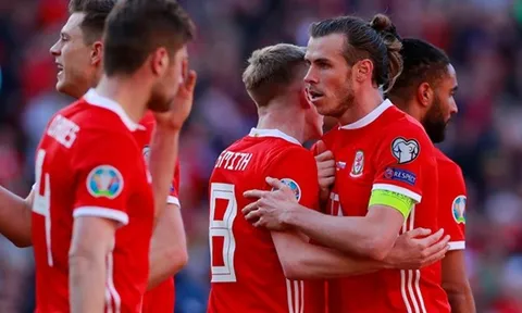 Gareth Bale "tàng hình", xứ Wales nhọc nhằn vượt ải Slovakia