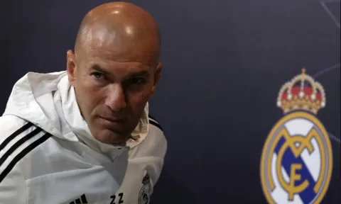 Zidane biểu hiện hiếm thấy, "biến lớn" sắp đến Real?