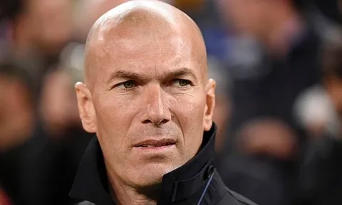 Zidane lại lên tiếng bảo vệ "công thần" sau thất bại trước Valencia
