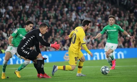 Giữa ồn ào rời Barca, đây là màn trình diễn đáp trả CLB của Messi