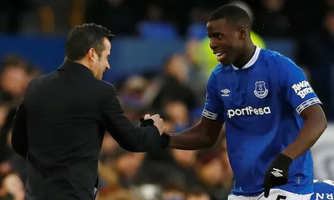 HLV Everton hi vọng Ban lãnh đạo giữ chân sao trẻ Chelsea
